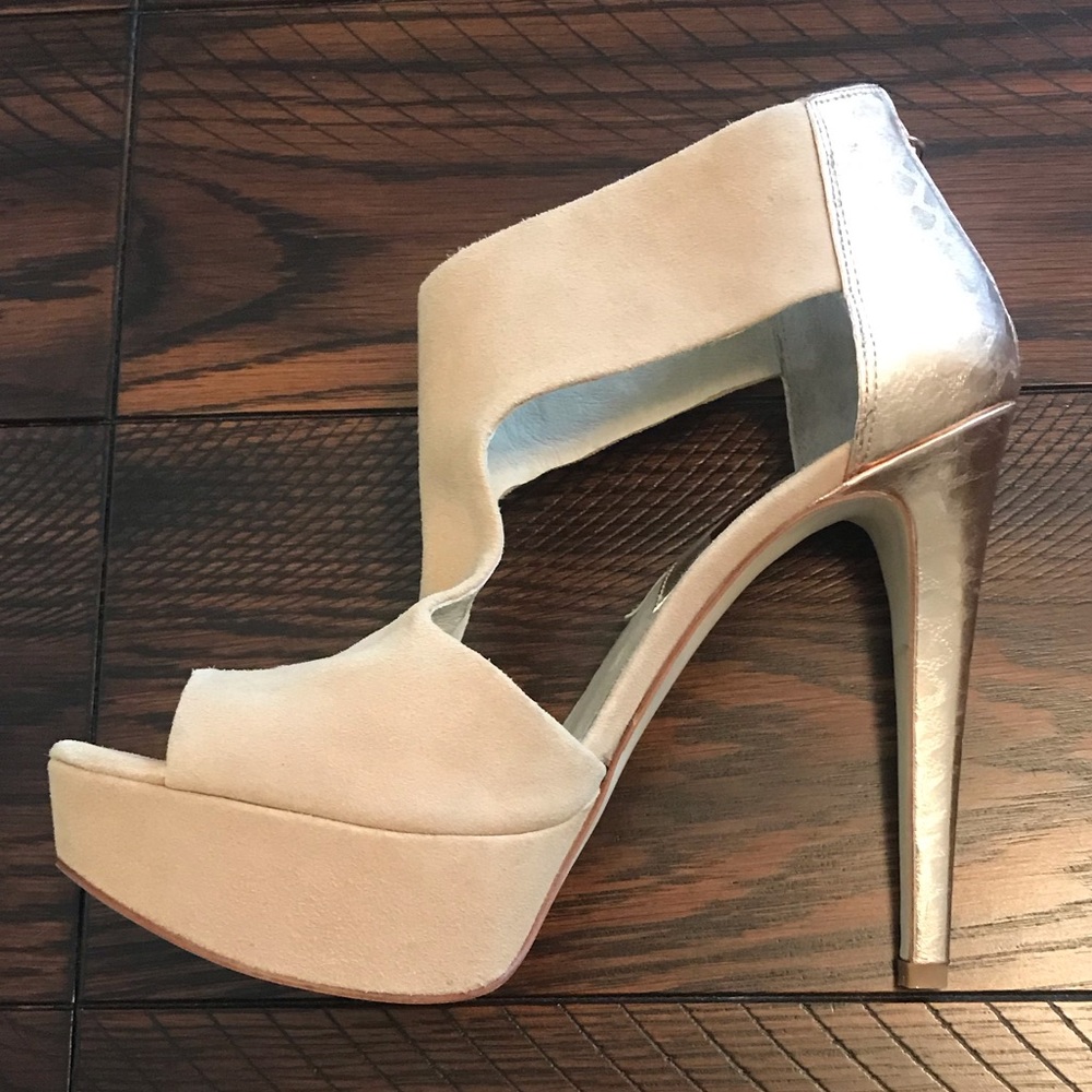 Gorgeous Michael Michael Kors Leather/Sues Heel 9